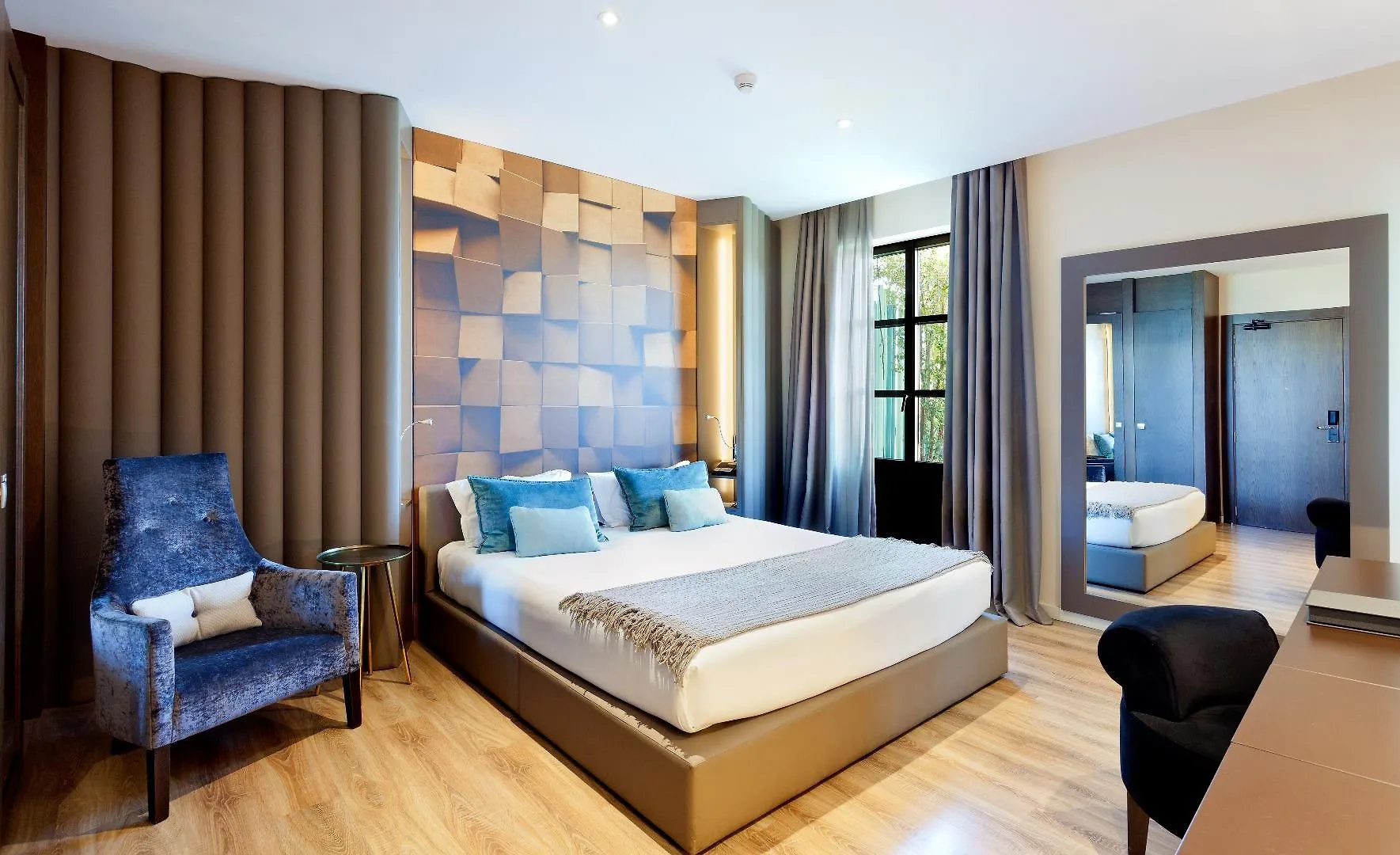 Hotel Condes De Barselona 4*,